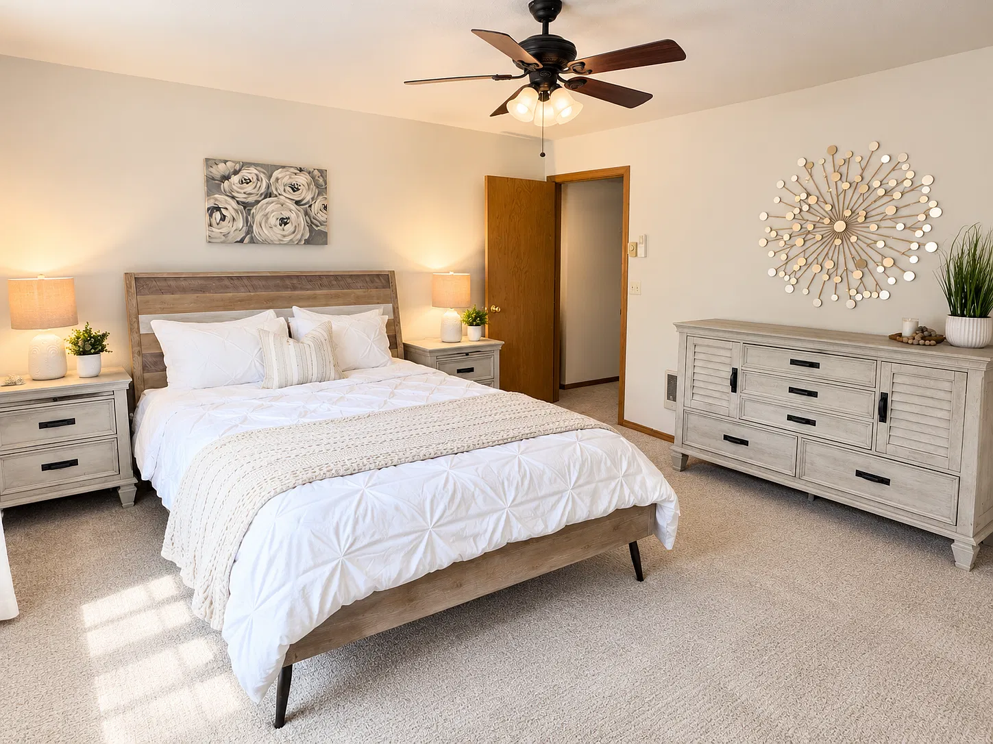 3 bed, 2.5 bath, 1658 sqft, $2,790 — Photo 3