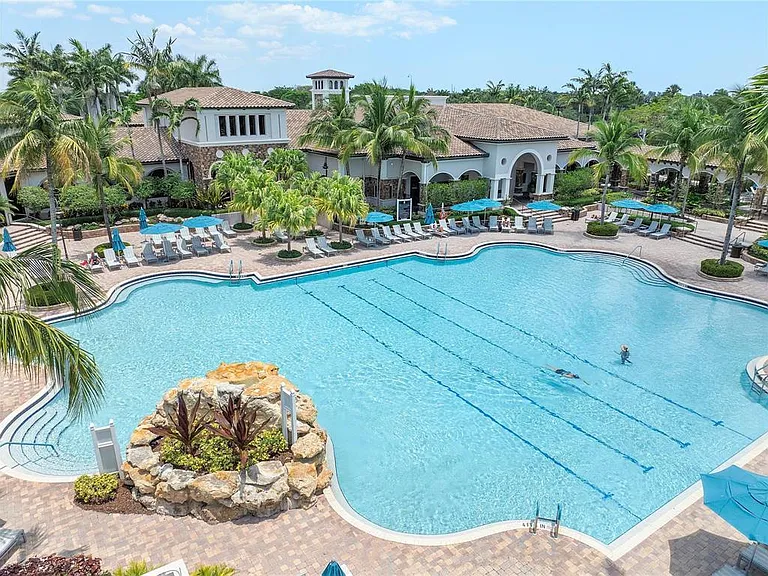 5873 NW 120th Ter — Photo 41