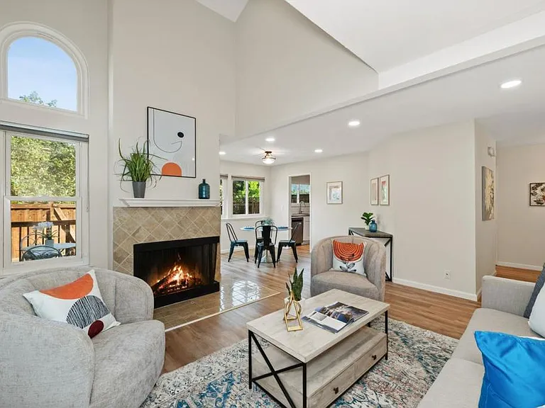 1545 Camden Village Cir — Photo 13