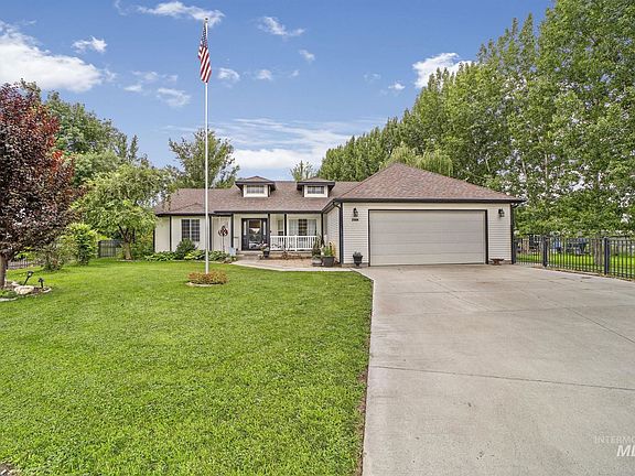 3rd image of 2560 Spruceridge Cir
