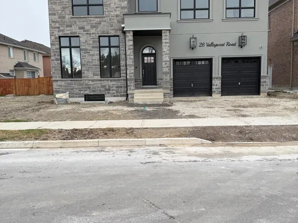 24 Valleywest Rd, Brampton, ON L6P 2J9