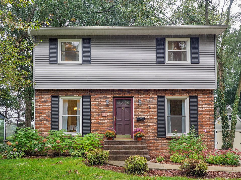 1st image of 832 Lakeway Ave
