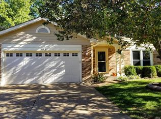 965 Oakwood Farms Ln, Ballwin, MO 63021