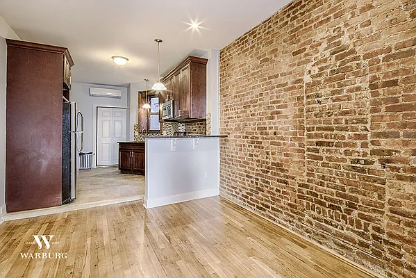 Rented by Warburg | media 18