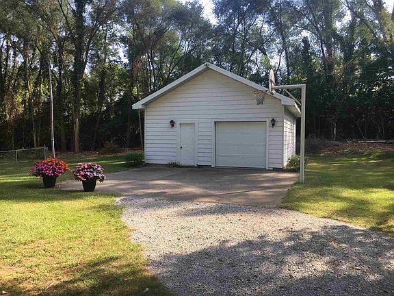 4th image of 56122 Outer Dr