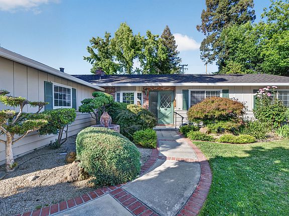 3rd image of 1214 Kilarney Ln