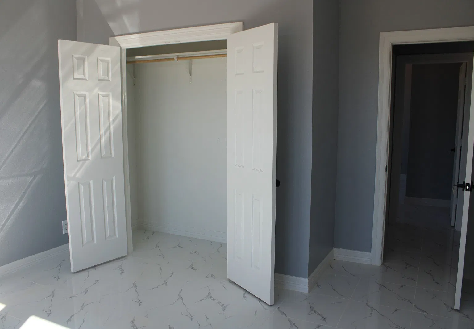 3 bed, 2.5 bath, 1899 sqft, $2,700 — Photo 3