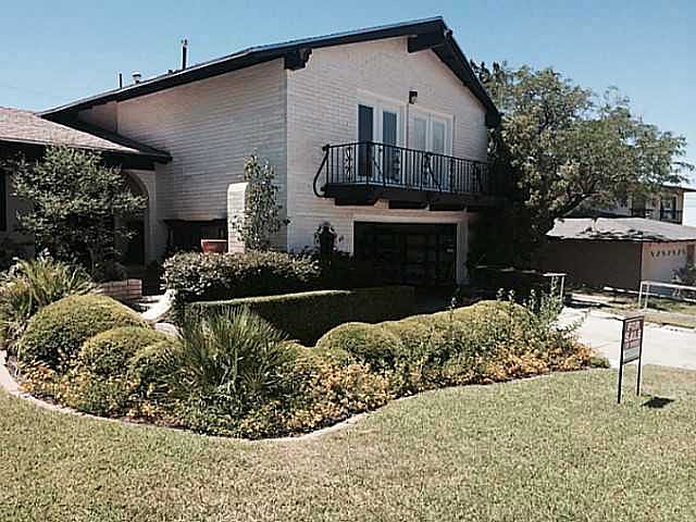 1st image of 406 Crown Point Dr