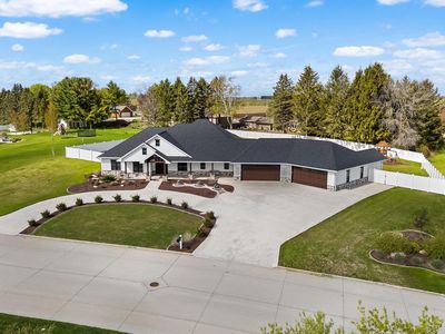2400 Stoney Brook DRIVE, Manitowoc, WI, 54220