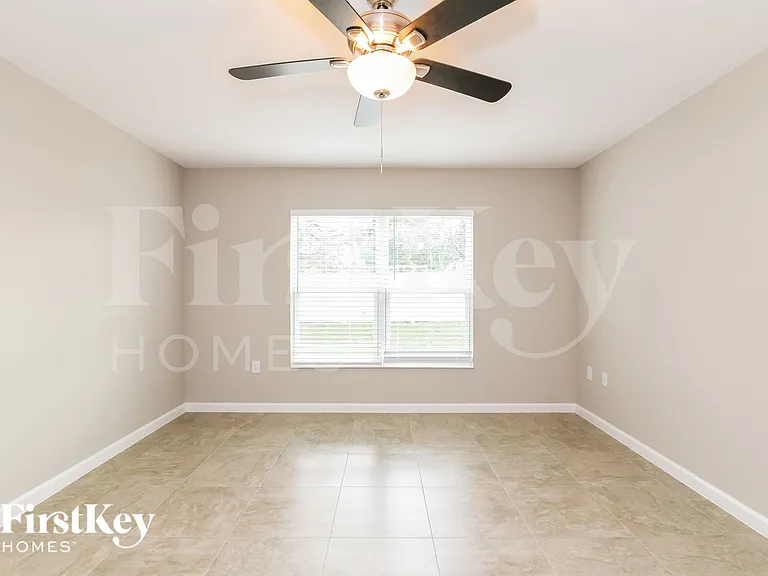 449 Earhart Dr — Photo 8