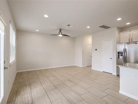 4th image of 1001 Zodiac Ln #36