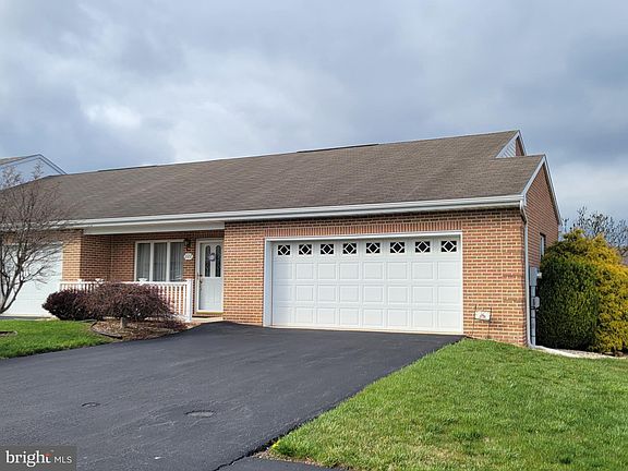 2nd image of 222 S Fork Dr