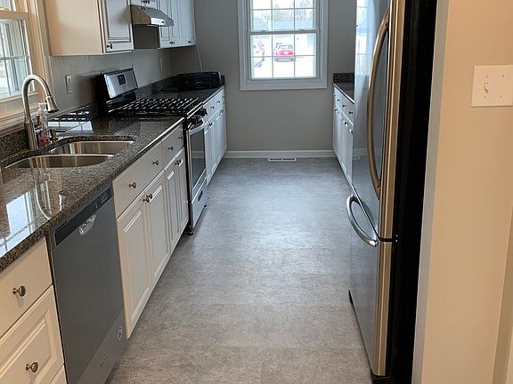 5th image of 145 Winters Dr