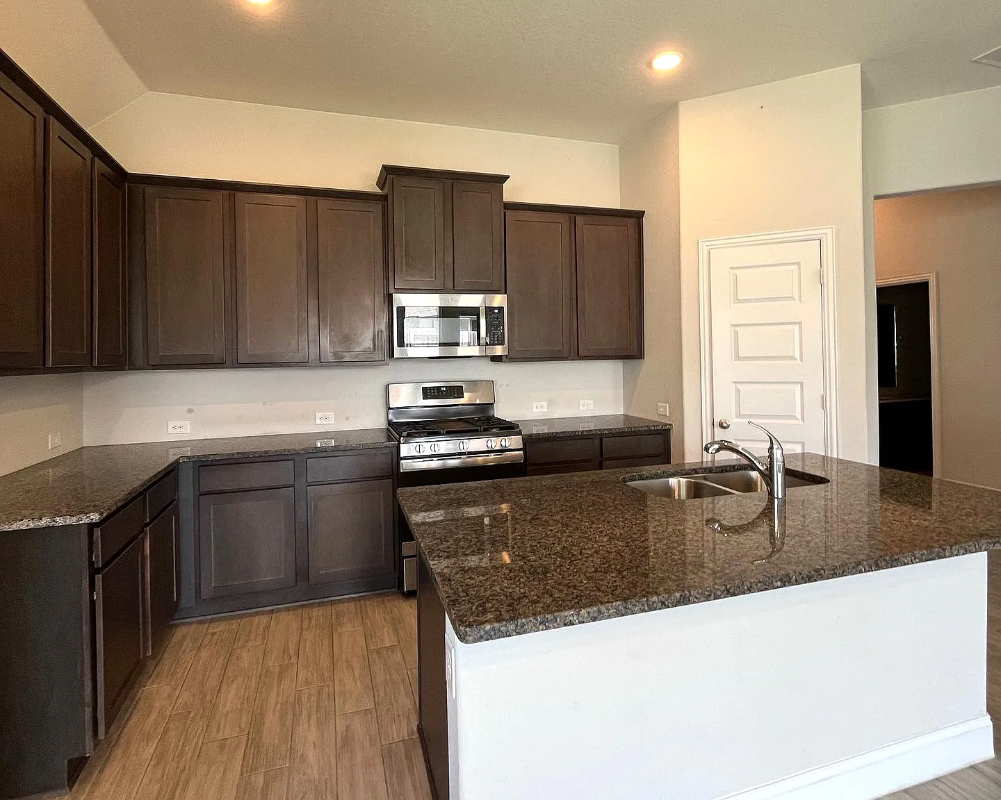 3 bed, 1391 sqft, $1,850 — Photo 3