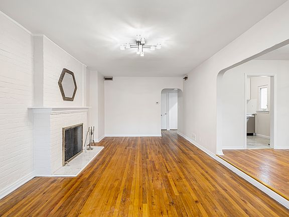 3rd image of 8118 166th St