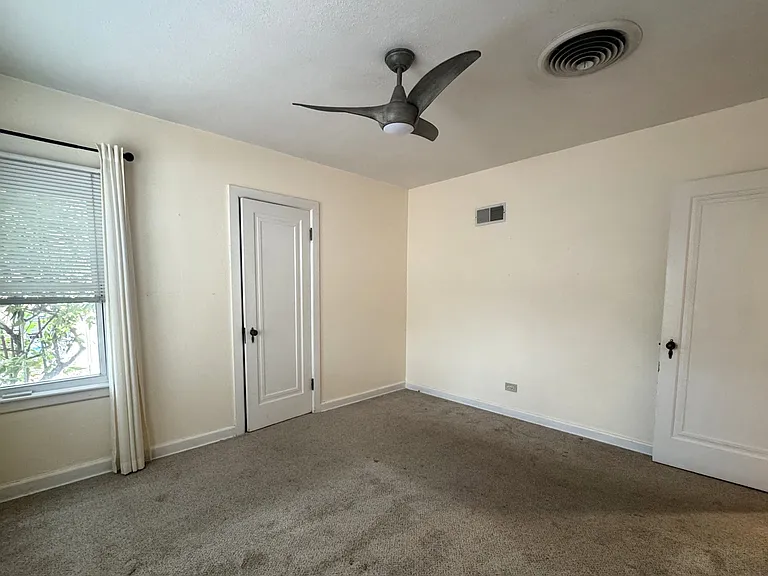 700 Dexter St — Photo 9