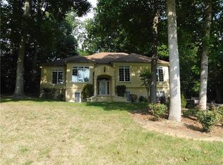 2308 Mount Isle Harbor Dr, Charlotte, NC 28214