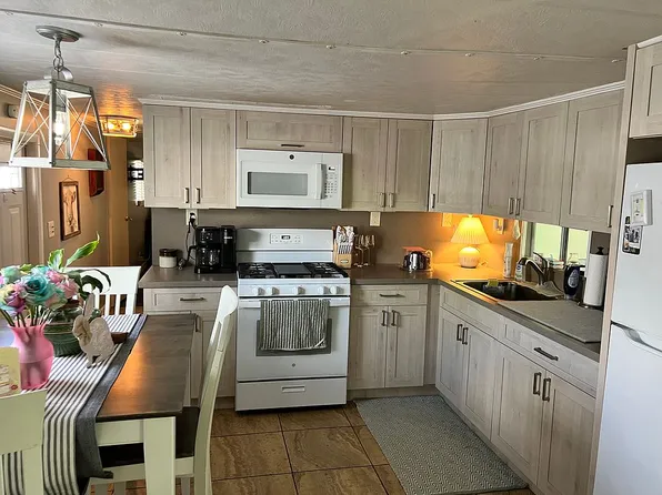 19900 NW 37th Ave Unit 40, Miami Gardens, FL 33056