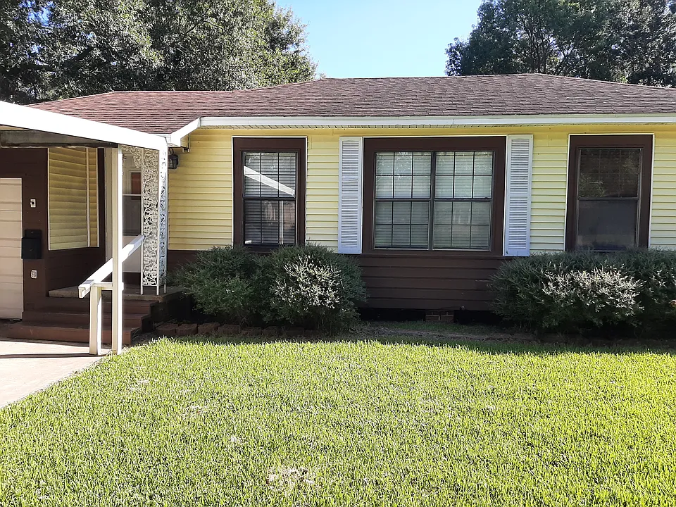 3820 Hays Ave