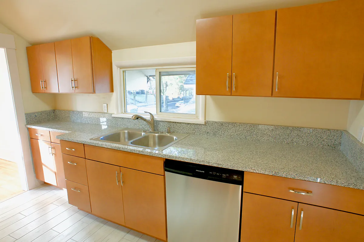 Kitchen sink and window - 820 S Maple St #3