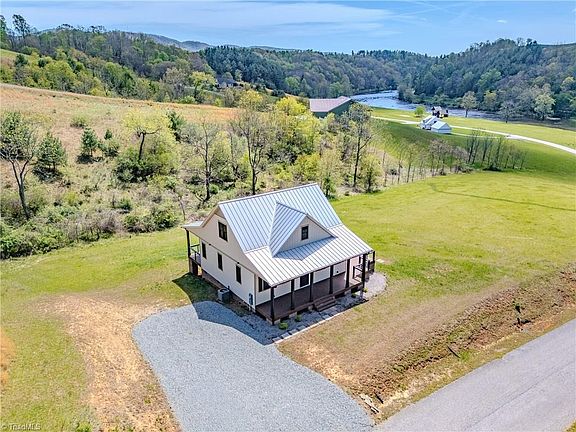 2nd image of 1518 Moxley Rd