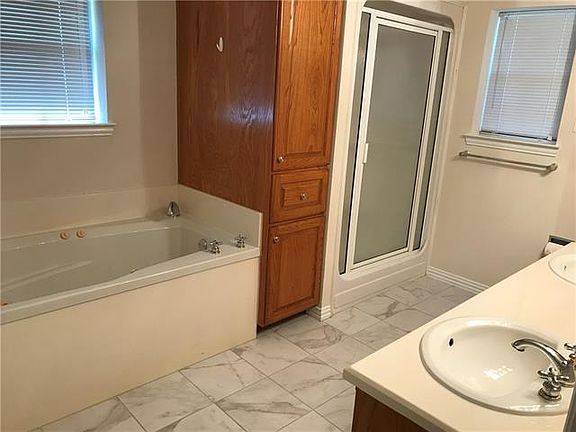 4th image of 436 Arawe Cir E