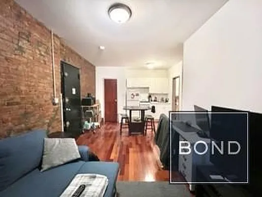 Rented by Bond New York | media 7