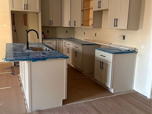 4th image of 745 Porter Rd