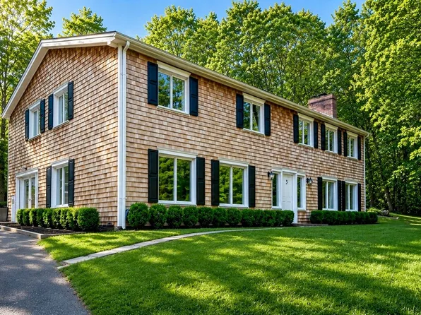 13 Tower Hill Ave, Shelter Island, NY 11964
