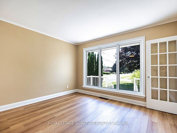 5th image of 812 Schneider Pl