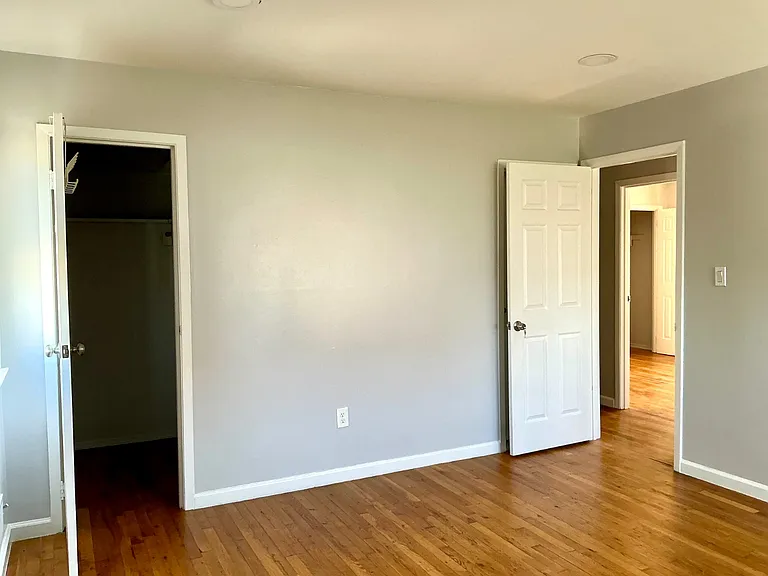 300 Jefferson Ave #1 — Photo 16
