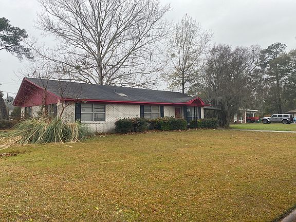 3rd image of 7 Osceola Dr
