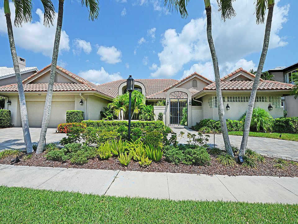 Home For Sale In Boca Grove