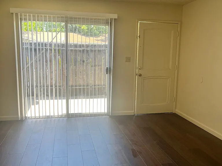 1100 Lucern Ave — Photo 5