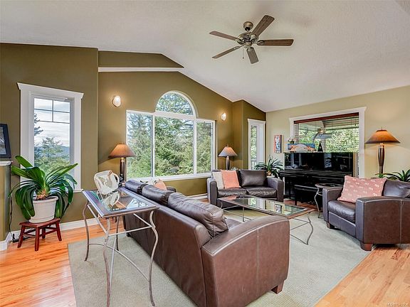 4th image of 1420 Elan Pl