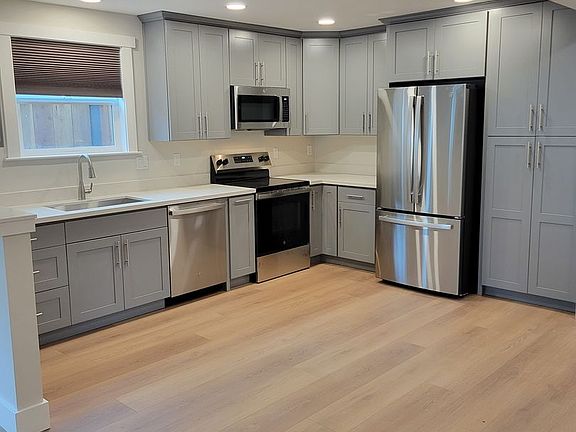 4th image of 724 Berrellesa St APT A