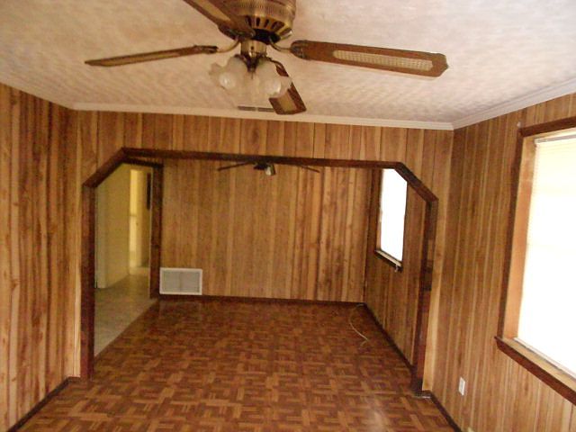 2nd image of 301 Felix St