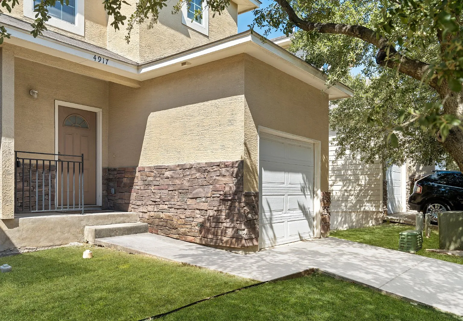 3 bed, 2.5 bath, 1245 sqft, $1,350 — Photo 1