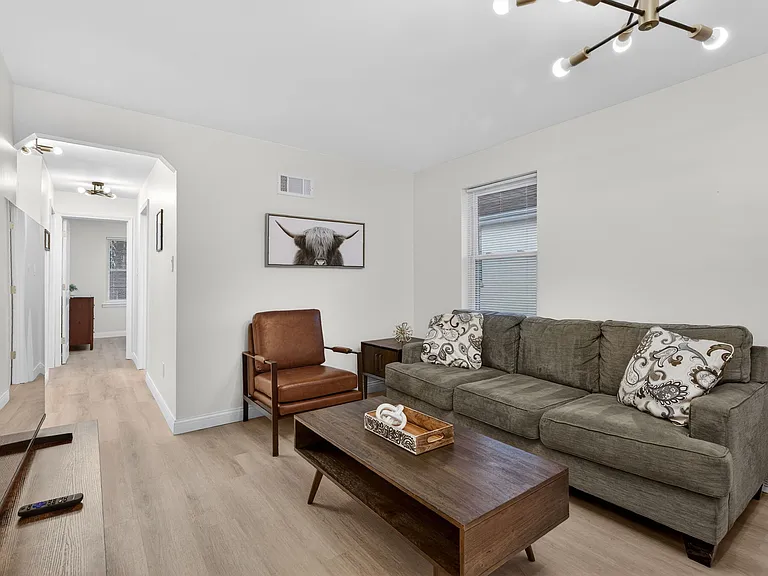 9011 Gedde Ave — Photo 3