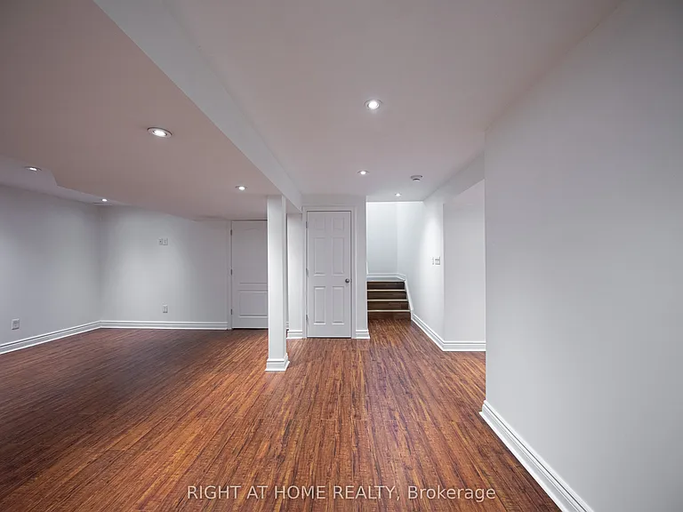 11 Amstel Ave — Photo 34