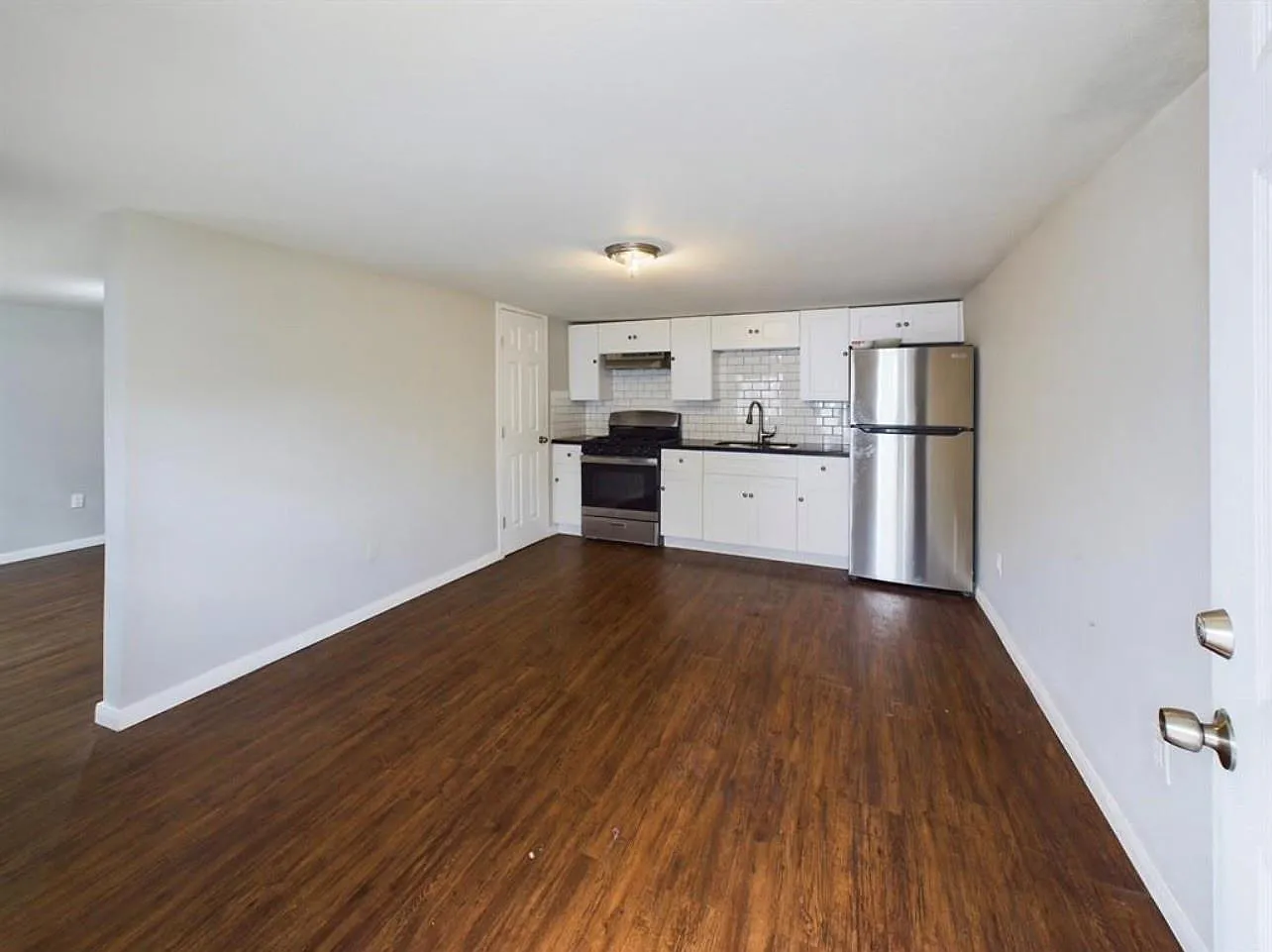 1 bed, 1.0 bath, 750 sqft, $945 — Photo 1