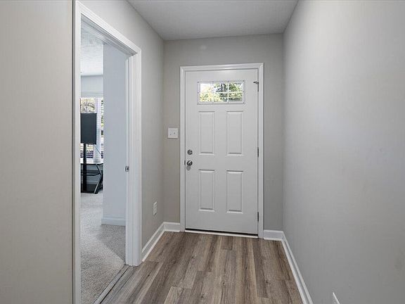 4th image of 311 W 6th Ave