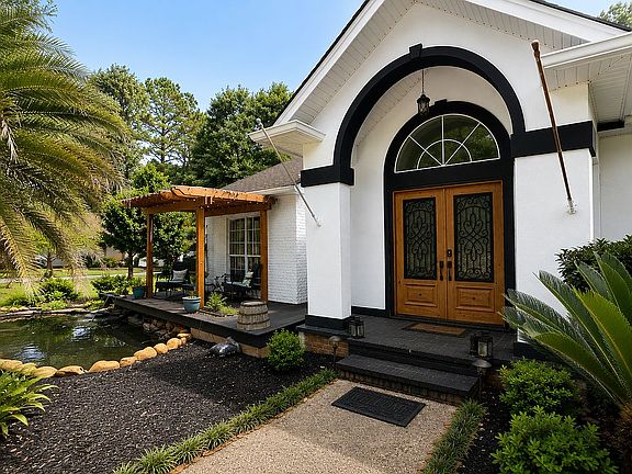 3rd image of 14158 Longwood Cir