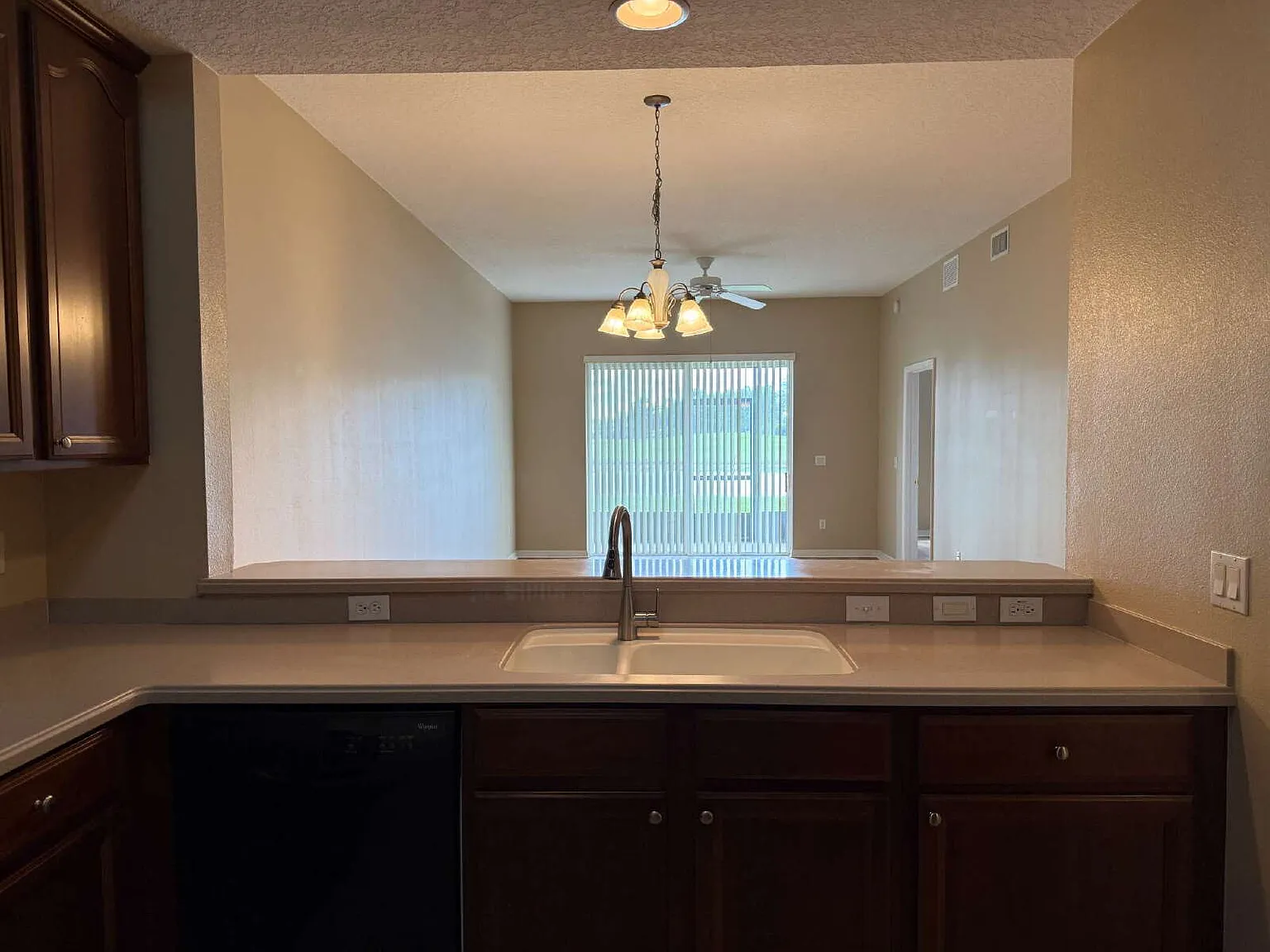 2 bed, 2.0 bath, 1330 sqft, $1,850 — Photo 4