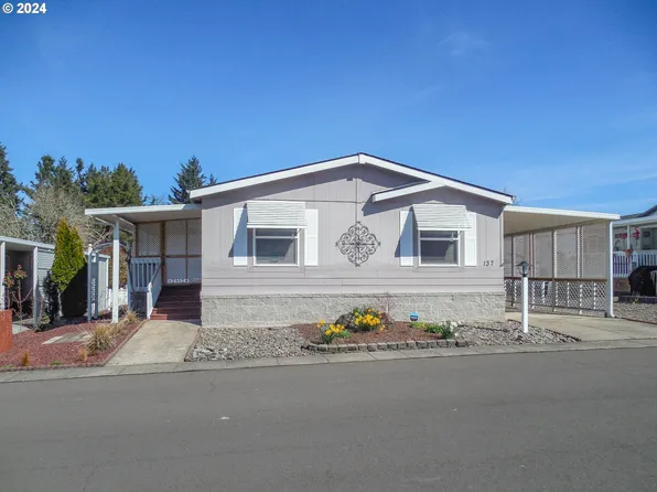137 W Riverridge Ave, Roseburg, OR 97471