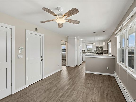 4th image of 31 Julian Pl #2