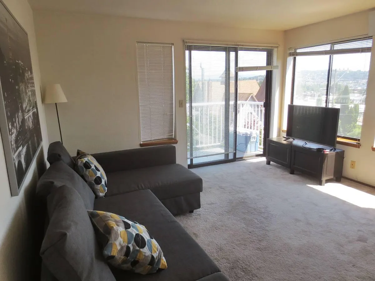 Building Photo - 4011 Whitman Ave N #201
