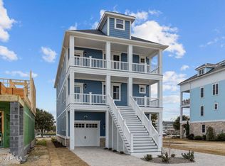 770 Cannonsgate Dr, Newport, NC 28570