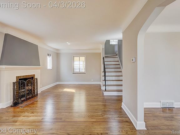 2nd image of 9155 Grayton St