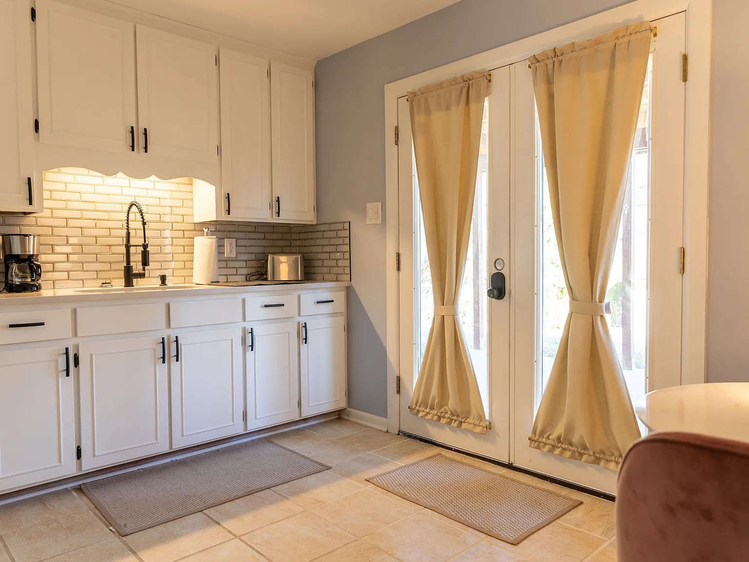 2 bed, 975 sqft, $1,800 — Photo 2